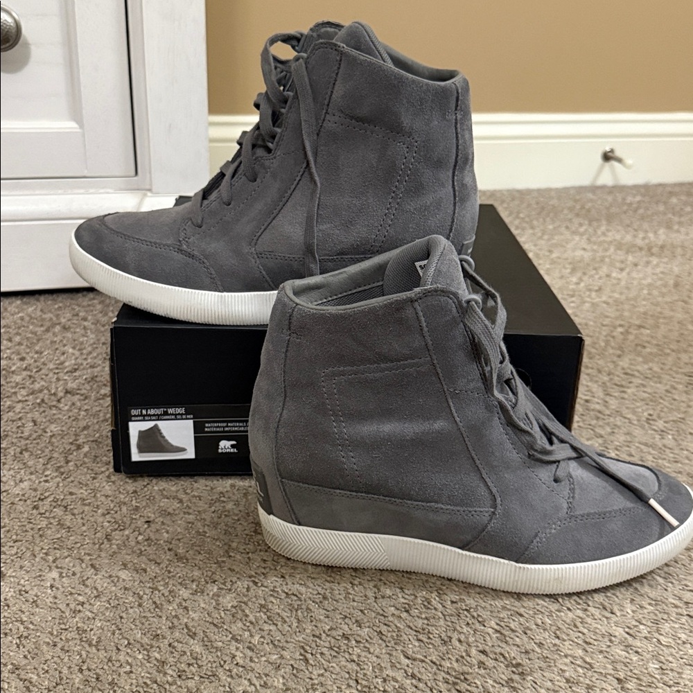 Sorel Women's Out N About Wedge Sneakers - Quarry
Worn once!